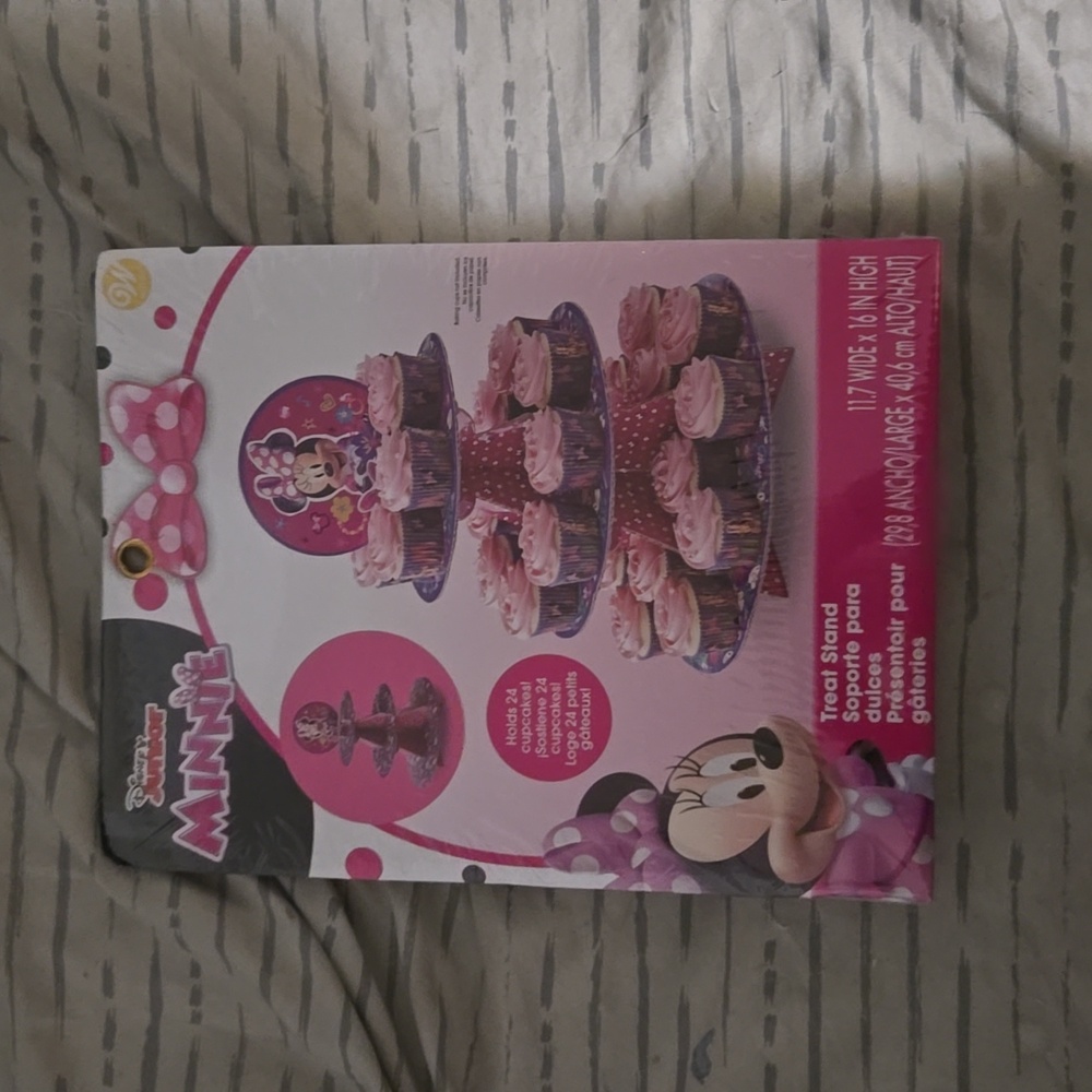 NWT Minnie Mouse cupcake tree stand
